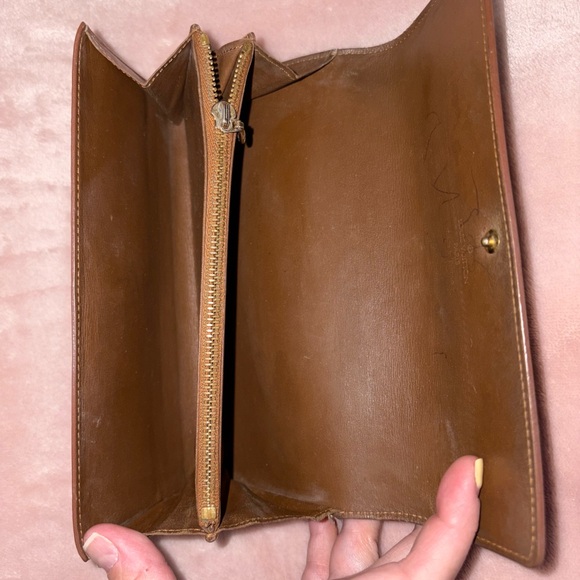 Exclusively for @luxuryforless08! - Picture 9 of 13